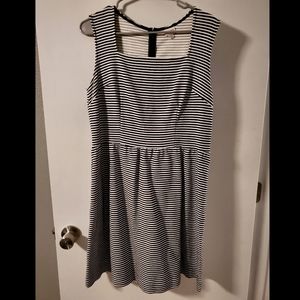 EUC Target Merona B&W Trendy Sleeveless Square Neck Scuba Work Dress L 12 14